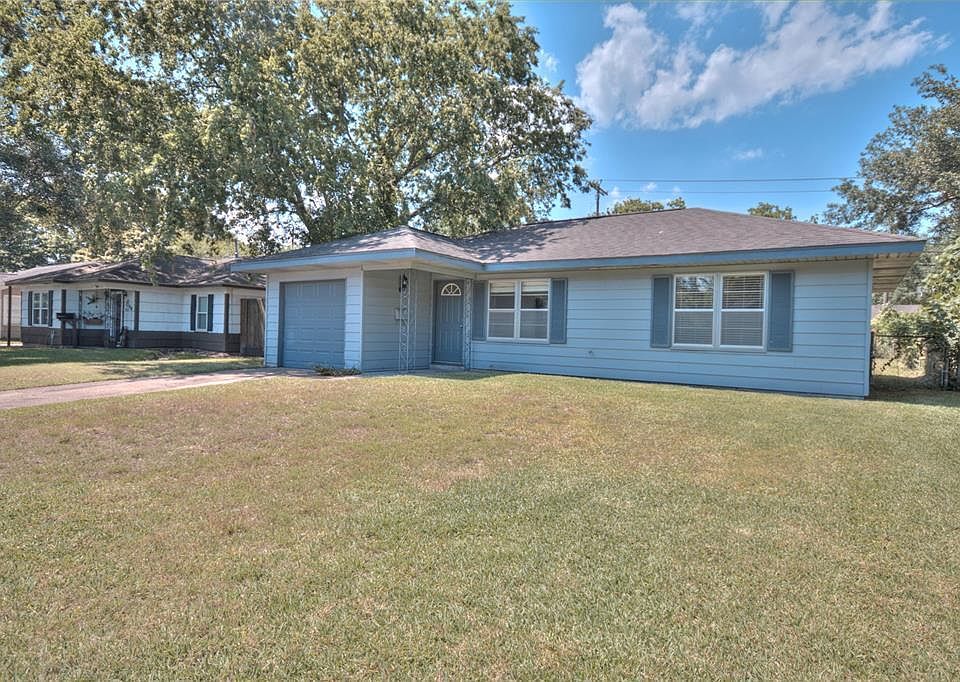 1st image of 1702 Gardenia Dr