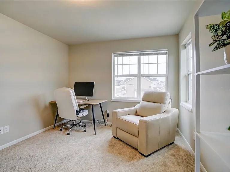 601 Tawny Elm Pkwy — Photo 21