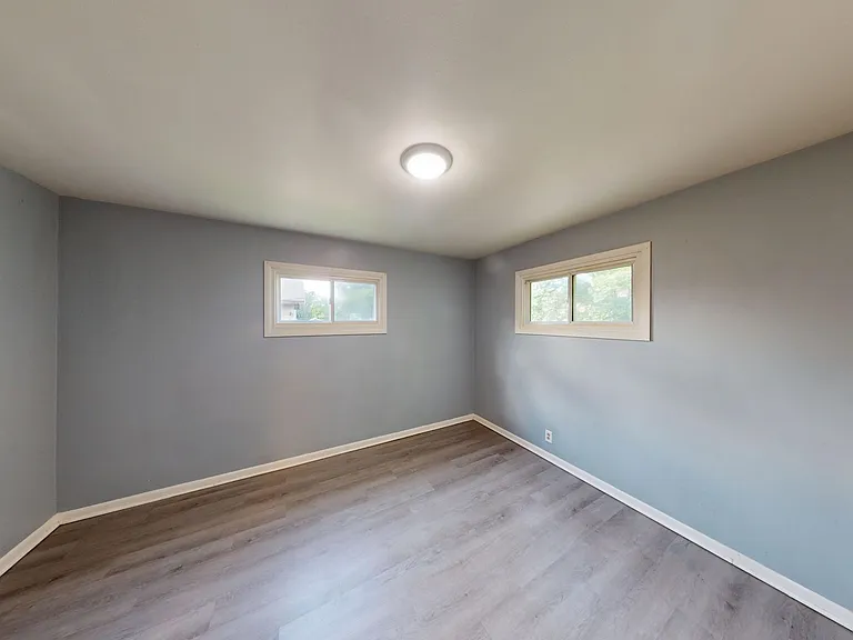 458-470 Sherman Pl — Photo 5