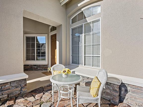 4th image of 9520 Rancho Hills Dr