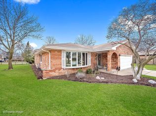 1516 Baker Pl, Downers Grove, IL 60516