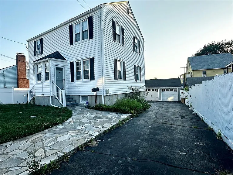339 Thompson St #1 — Photo 33