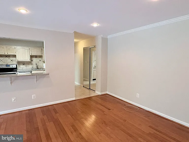5817 Edson Ln #T-2 — Photo 11
