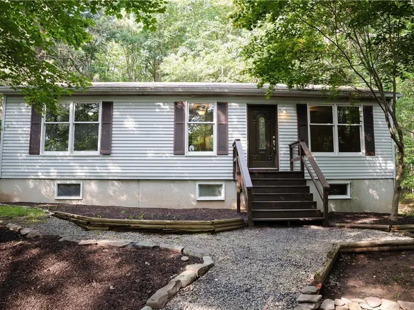 545 Recreation Dr, Effort, PA 18330