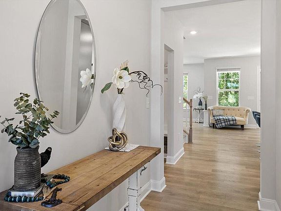 5th image of 105 Novello Way