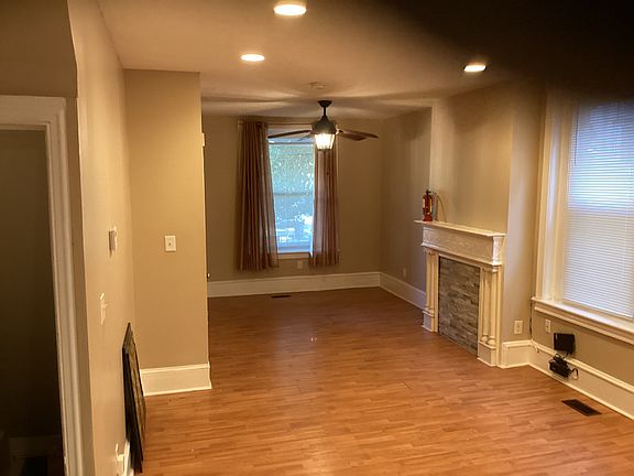2nd image of 115 W Washington Ln