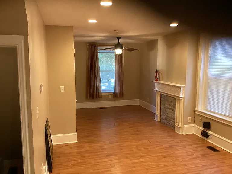 115 W Washington Ln — Photo 2
