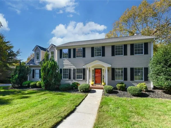 3605 Turnberry Ln, Greensboro, NC 27410