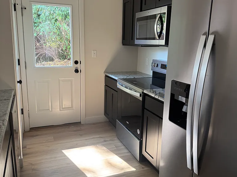 501 Hickman Ave #101 — Photo 3