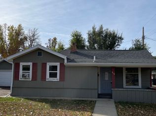 512 E Barry St, Glendive, MT 59330