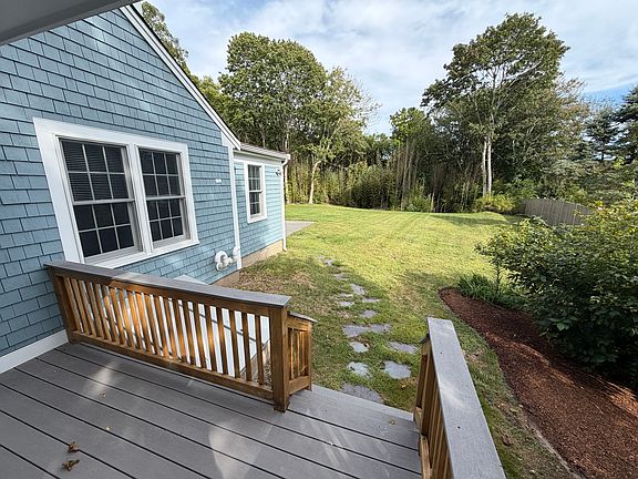 3rd image of 1662 Hyannis Rd
