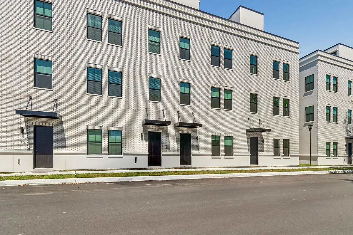 Building Photo - 1218 E Kay St #14
