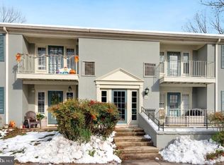 8312C Kingsgate Rd #528, Springfield, VA