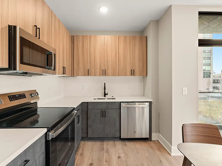 Residences at Pier 40 — Photo 27