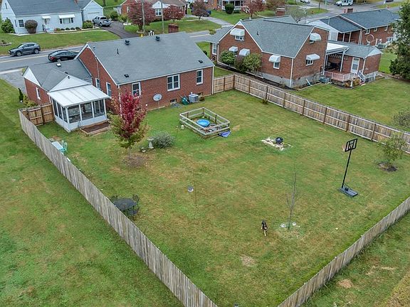 3rd image of 1246 Culbert Dr