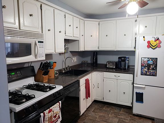 4th image of 523 Pleasant Ave