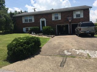 1558 Martha Ann Dr, Maysville, KY 41056