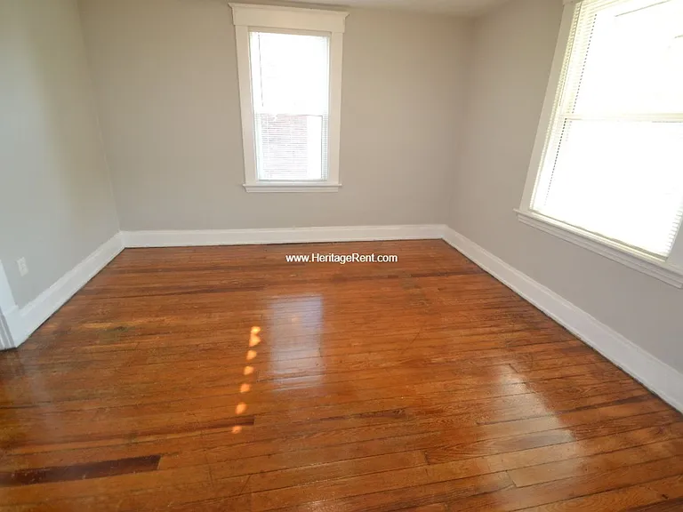 4423 Greenlee Ave — Photo 3