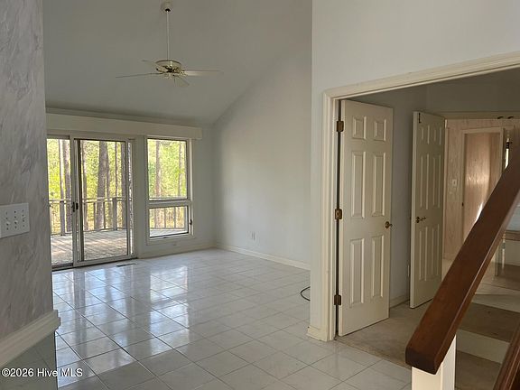 3rd image of 1551 Linden Road