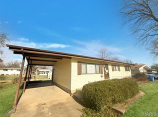 2325 Pheasant Dr, Florissant, MO 63031