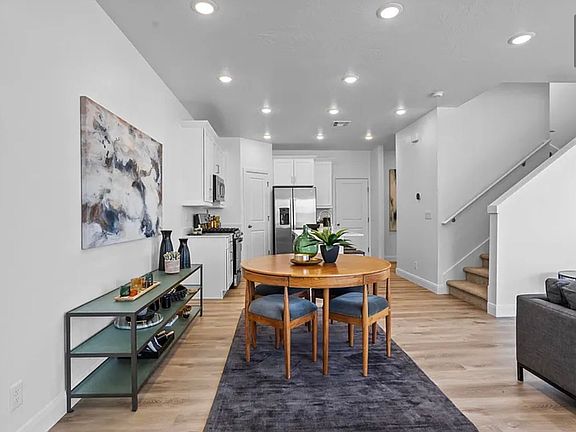 5th image of 495 W Bronze Ridge Pl