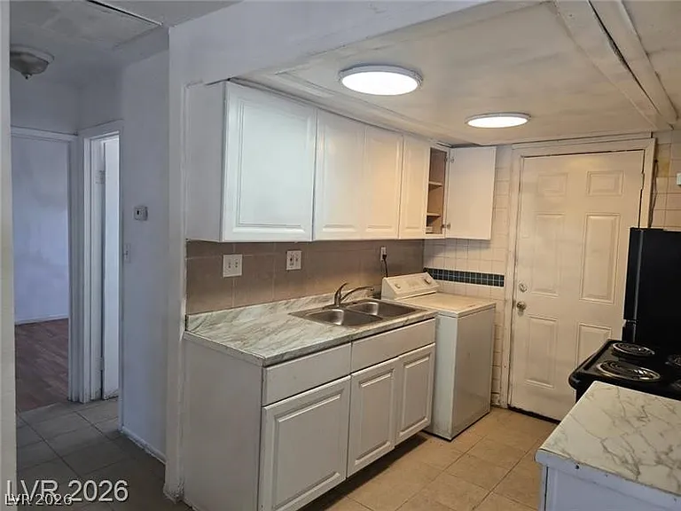817 Duquesne Ave — Photo 8