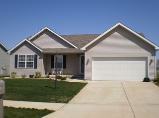 105 Castleman Ct, Creve Coeur, IL