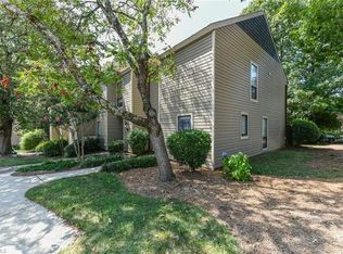 307 Village Ln UNIT D, Greensboro, NC 27409
