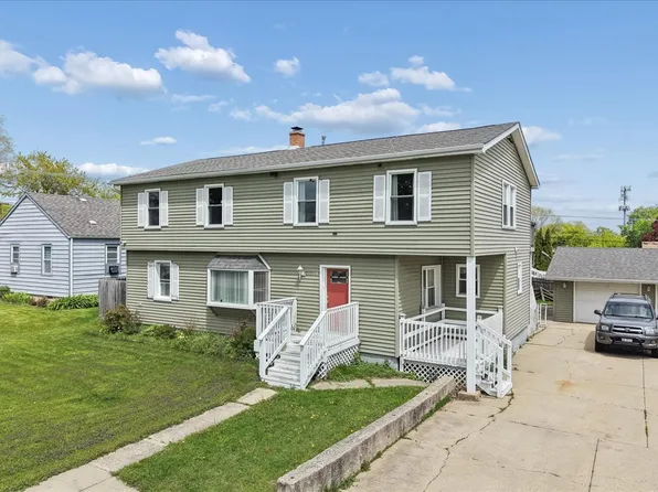 29 N Metropolitan Ave, Waukegan, IL 60085