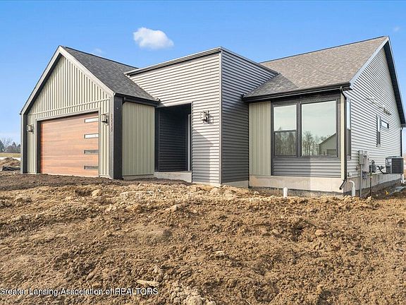 3rd image of 15332 Sherwood Ln