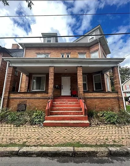423 Sharon Rd #1 — Photo 1