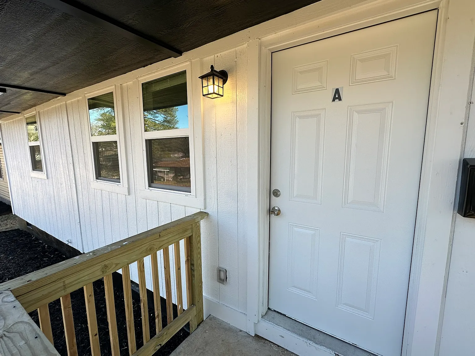 2 bed, 1.0 bath, $950 — Photo 2