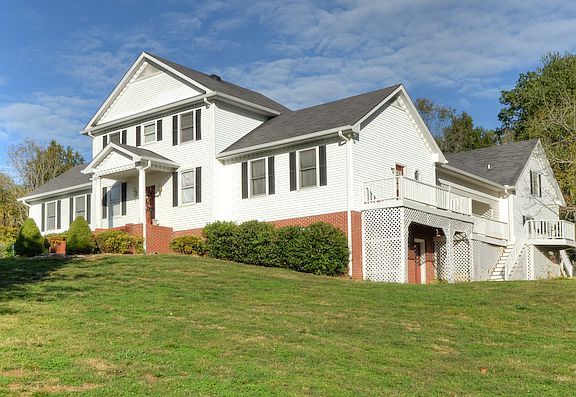 2nd image of 1130 Wrights Ln
