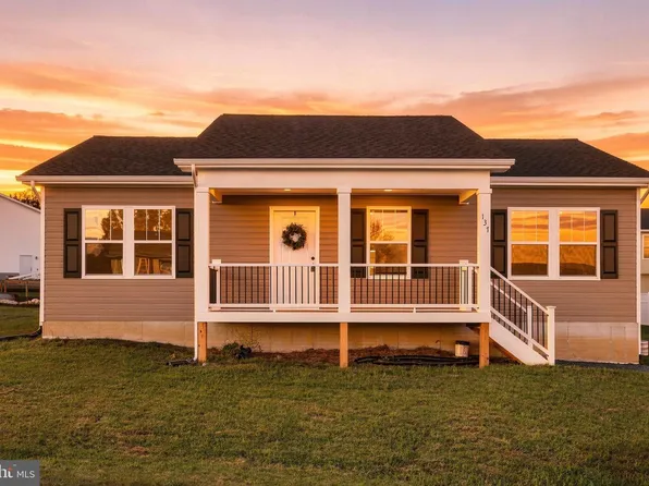 137 Sassafras Ln, Wardensville, WV 26851