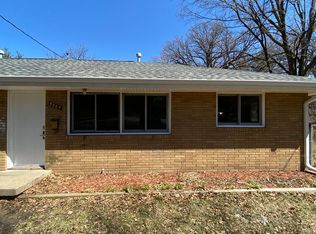 1325 Pleasant View Dr, Des Moines, IA 50315