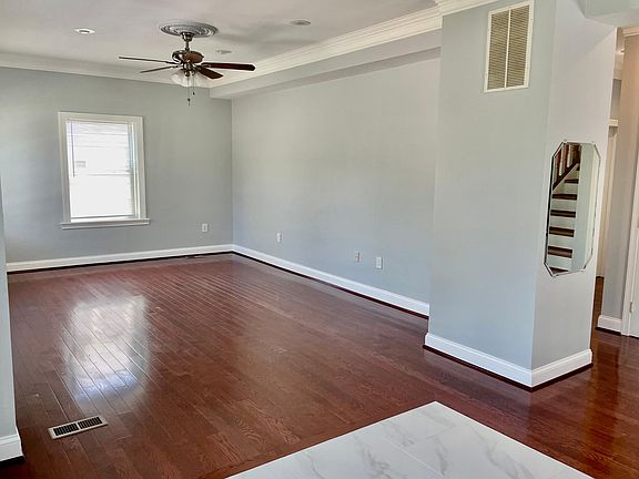 5th image of 7211 Quincy Ave