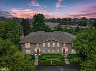 122 Windwood Point, Saint Clair Shores, MI 48080