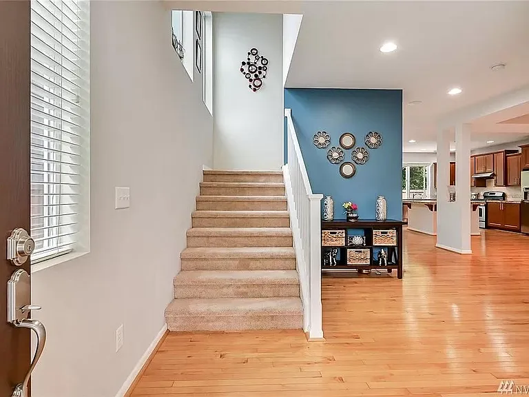 18526 35th Dr SE — Photo 2