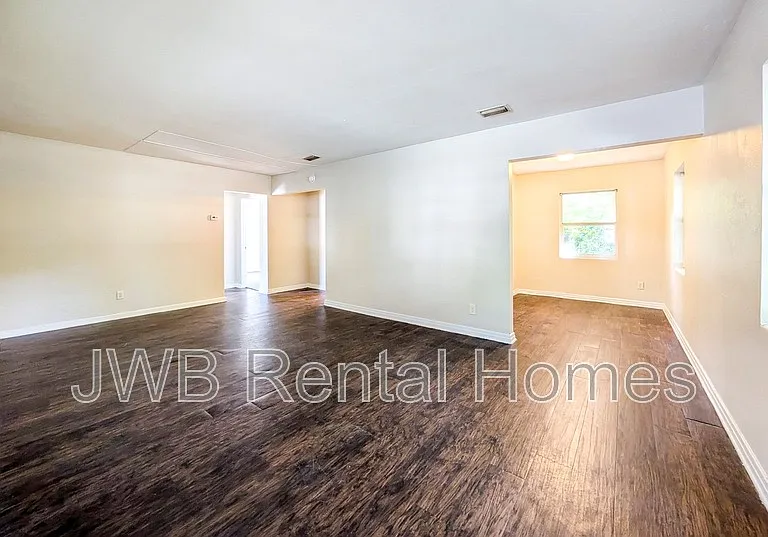 2817 Mars Ave — Photo 4