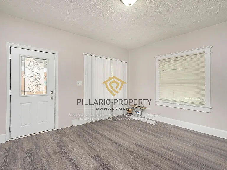 510 N Dearborn St — Photo 4