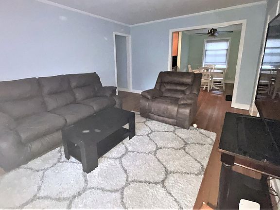 2nd image of 504 Bonnie Brae Pl #2