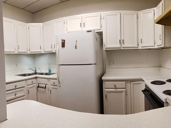 5th image of 2036 N Bissell St APT 1