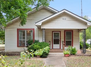 610 SW 3rd St, Kerens, TX 75144