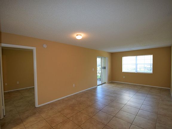 3rd image of 3421 Winkler Ave APT 411