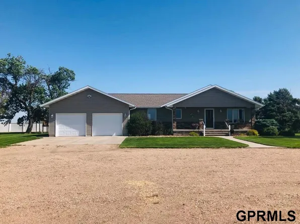 1007 S X Rd, Hampton, NE 68843