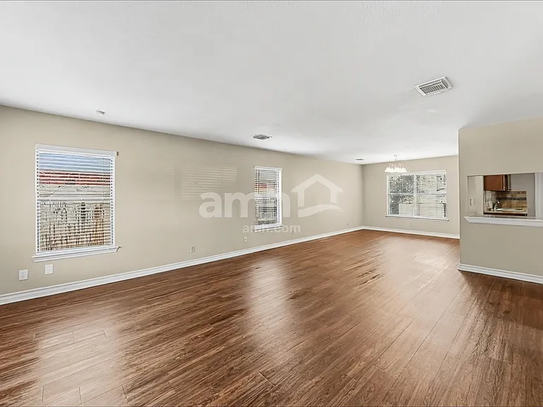 8010 Manderly Pl — Photo 6