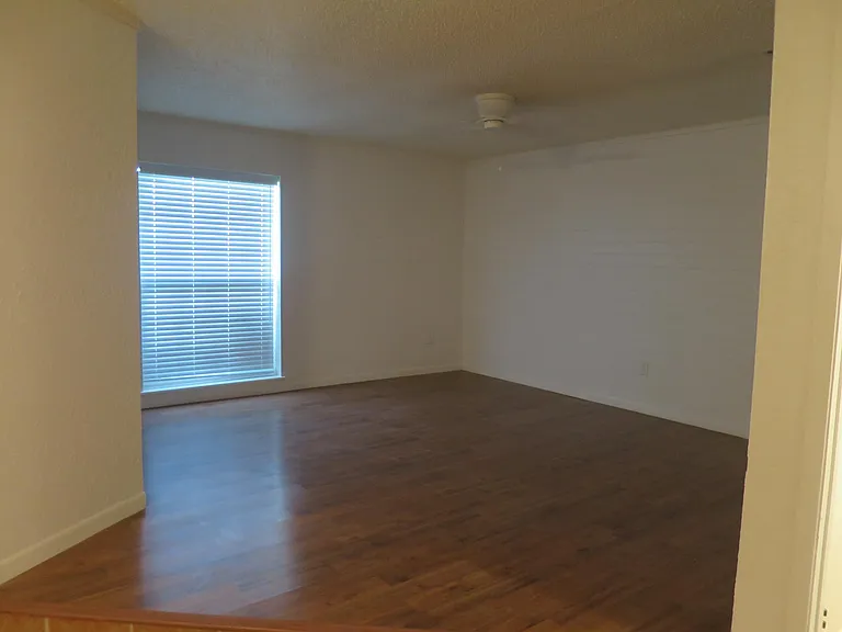 2300 Timberline Dr — Photo 7