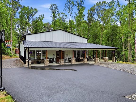 2nd image of 580 Eagles Perch Rd