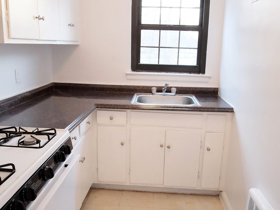 1st image of 361 Park View Ave APT 2