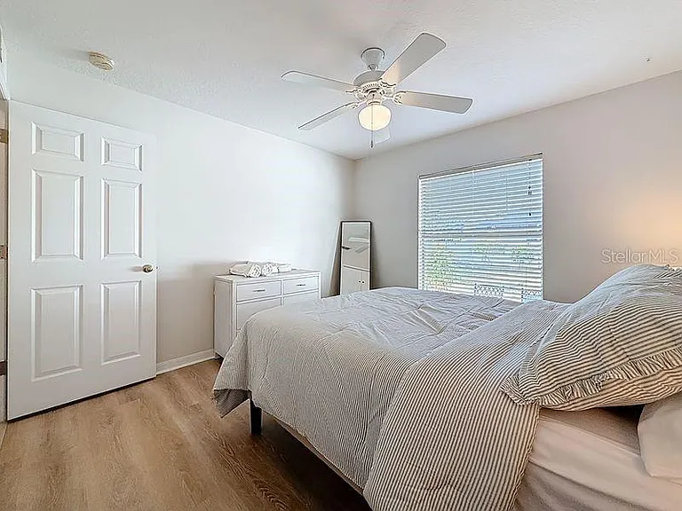 2402 Dryer Ave — Photo 30